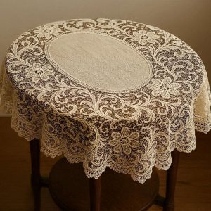 Vintage Lace Tablecloth Oval Shape for Side Table